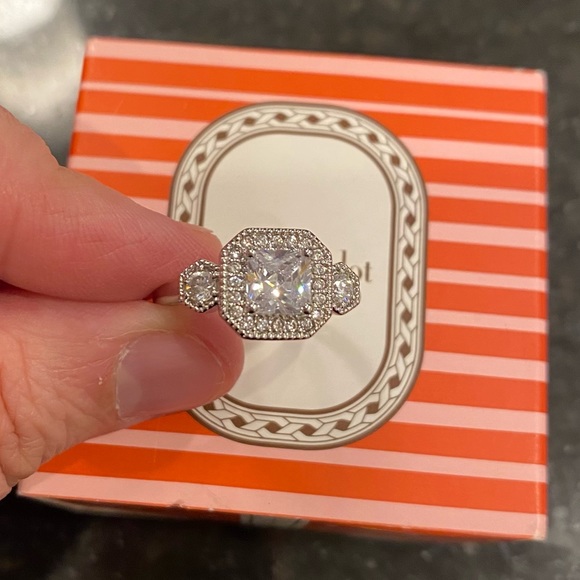 Stella & Dot Deco Cocktail Ring - Picture 2 of 3